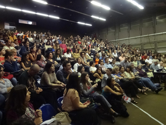 Para quem queria certificado do evento, o dia começou com inscrições na secretaria do evento.